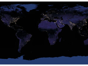Pôster Planeta Terra à Noite, Continentes, Oceanos, Luzes das Cidades e Concentrações Urbanas - NASA