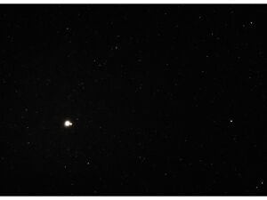 Pôster Planeta Terra (esquerda) e a Lua (direita) Fotografadas pela Sonda Messenger a 183 Milhões de Quilômetros (2010) - NASA